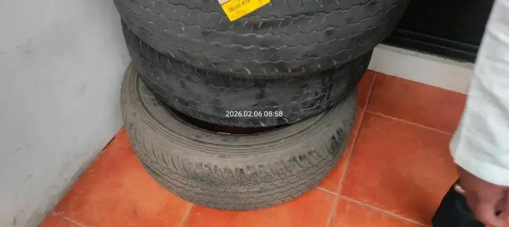 Ban 265 / 60 / 18 kondisi 80%