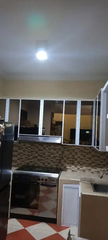 Kichenset aluminium dan kaca