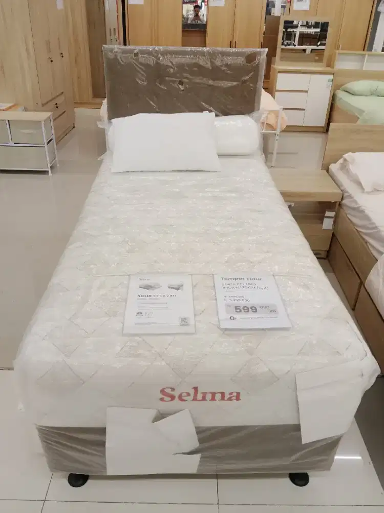 Tempat tidur tingkat selma