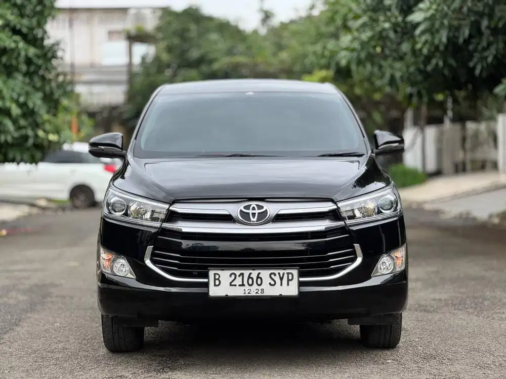 Innova V 2.0 AT 2018 Hitam