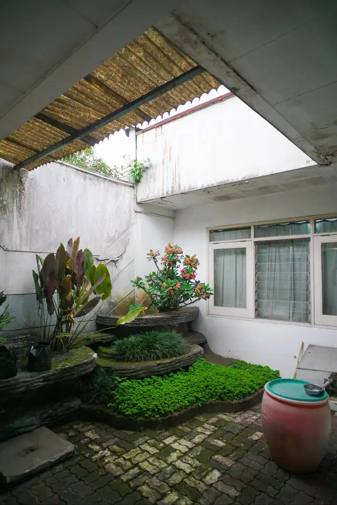 Ranggagempol Bandung Dijual Rumah Besar Strategis dekat pusat kota