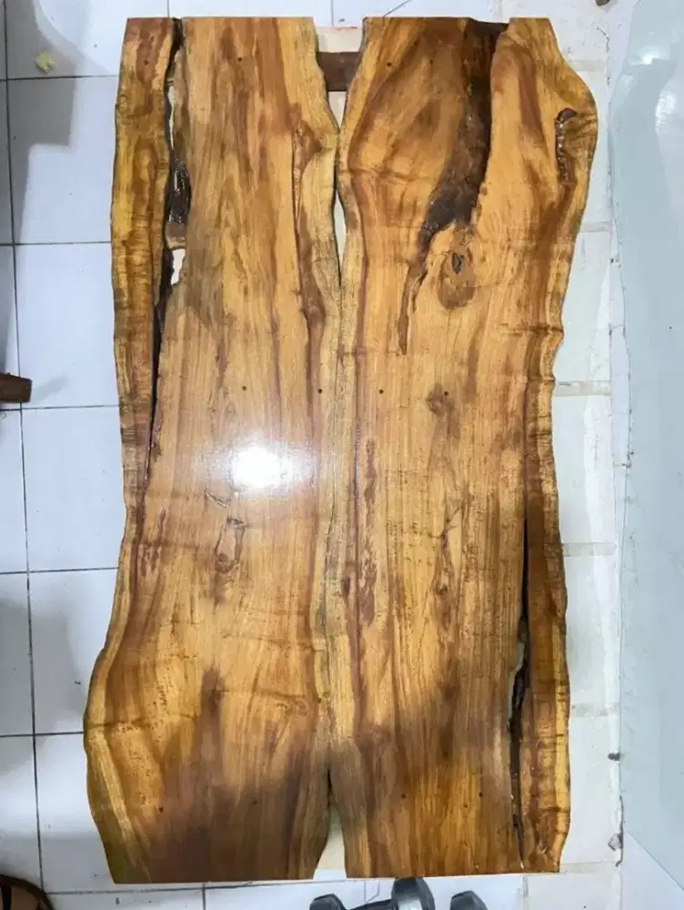 Meja Panjang Kayu + Kaca