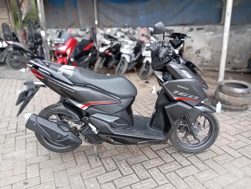 Honda Vario 160 Tahun 2023 Surat Komplit