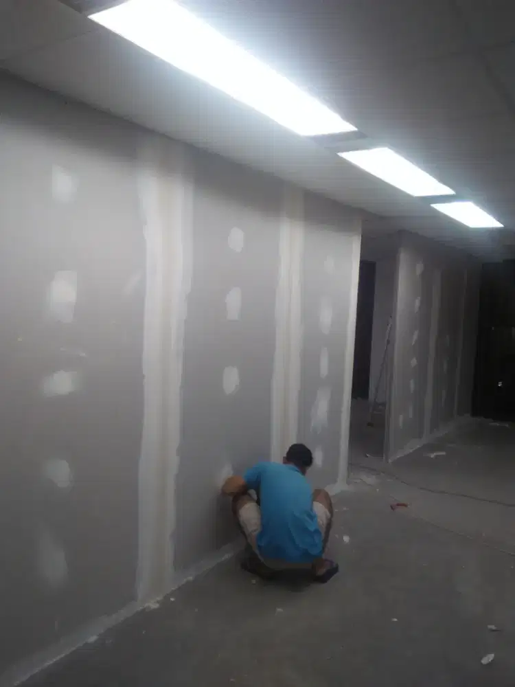 Partisi gypsum dan kaca