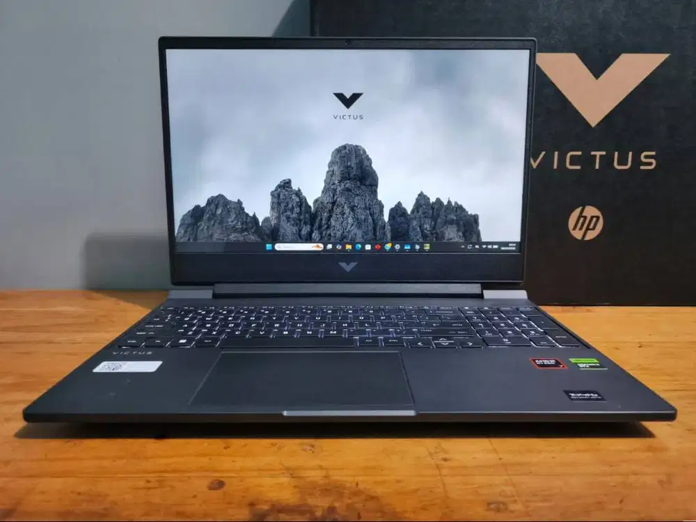 Victus 15-fb2111AX Ryzen 7 8845HS 16/512GB RTX 4060 8GB Garansi 2027