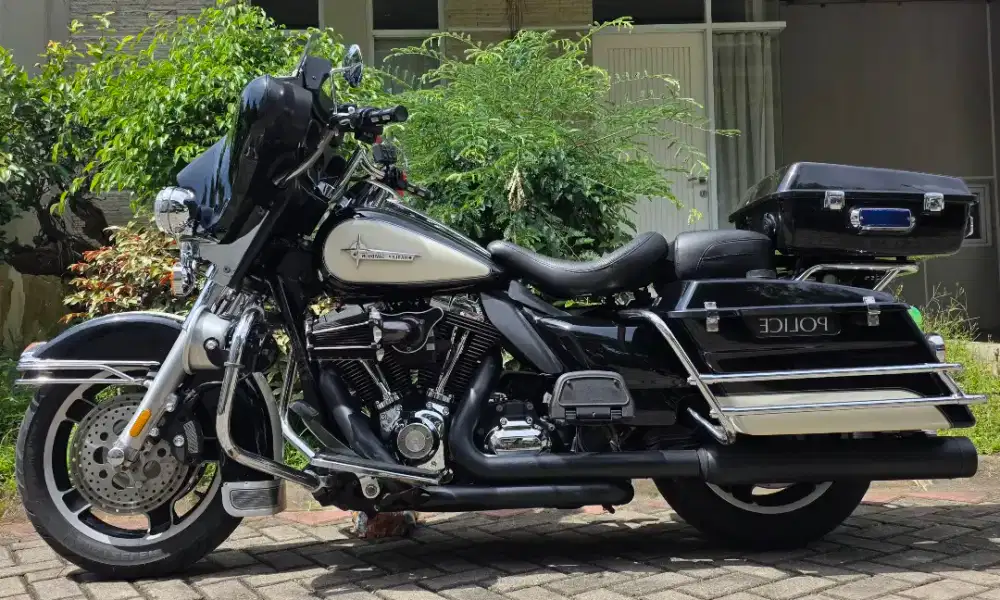 Harley Davidson Electra Police 2011
Warna Panda