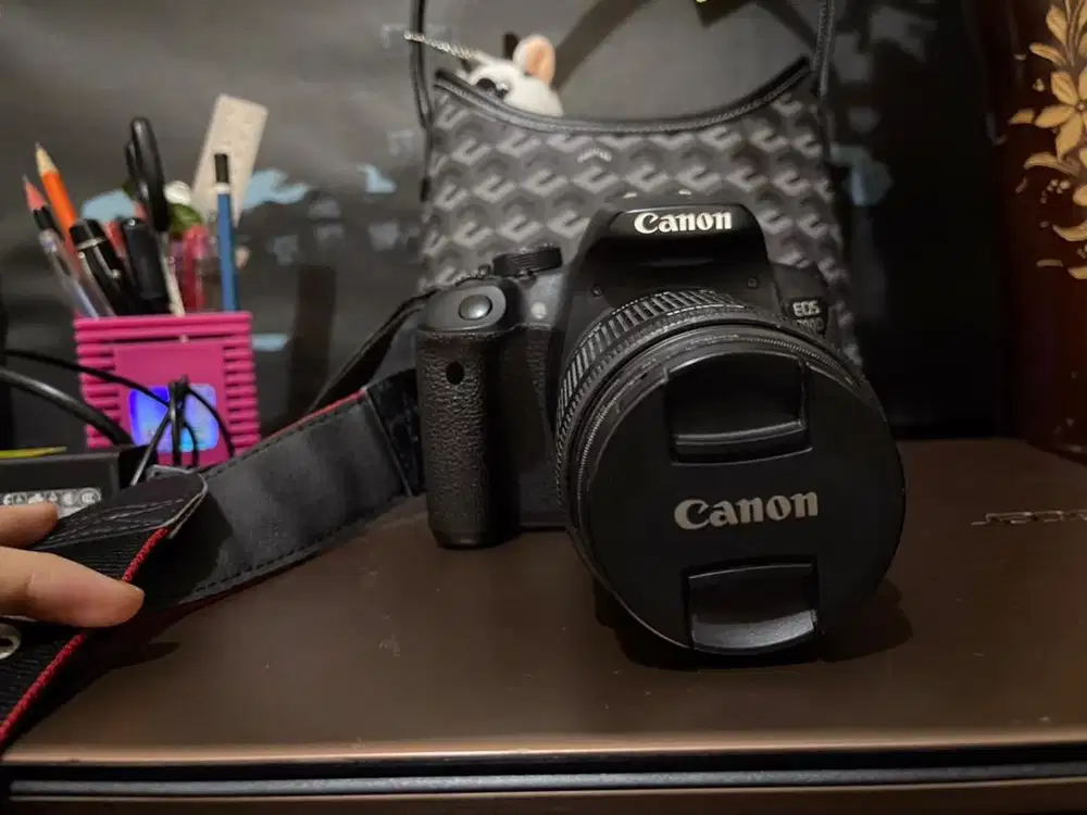Camera Canon 700D with lensa EFS 18-55mm
