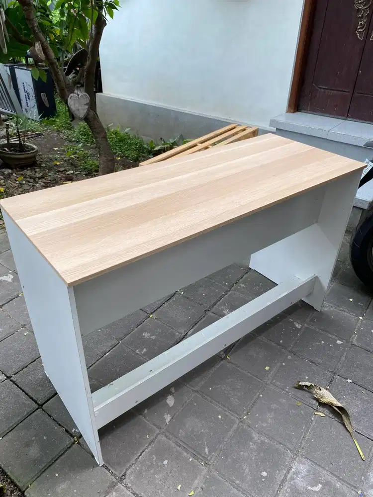 Meja Kasir / Meja Komputer Minimalis – Kondisi Bagus