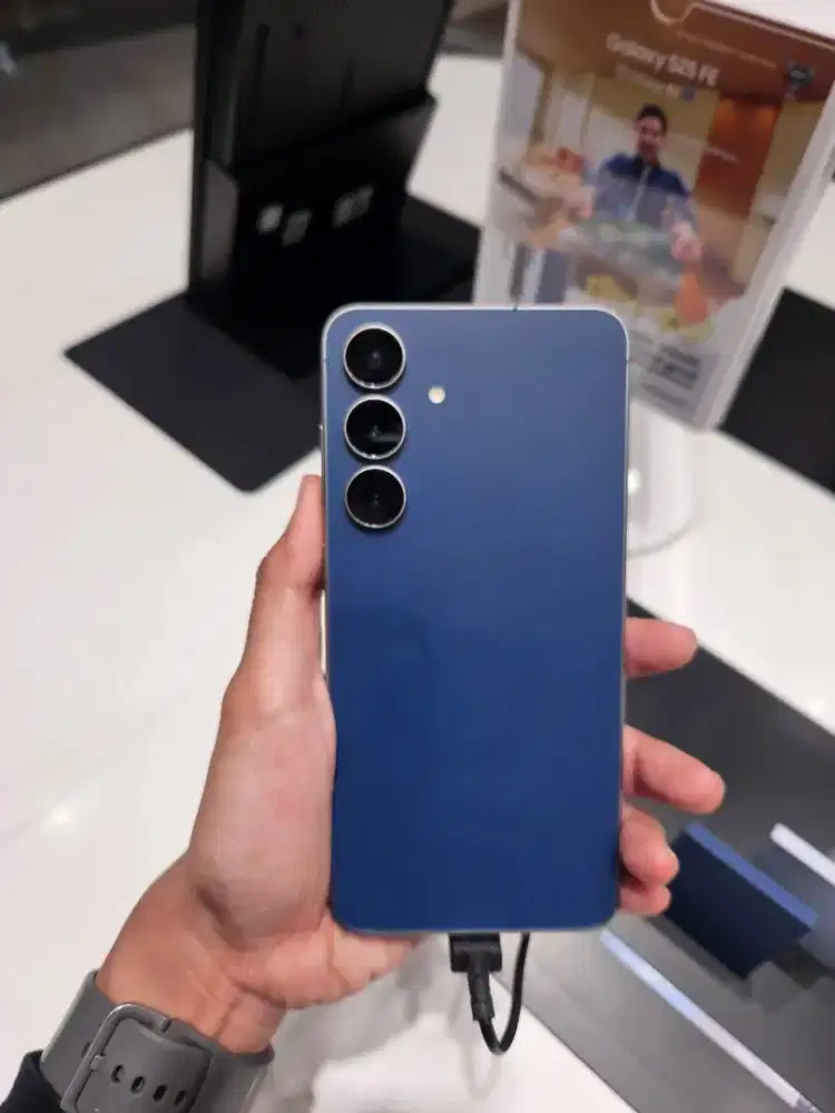 SAMSUNG GALAXY S25FE FREE FIT3