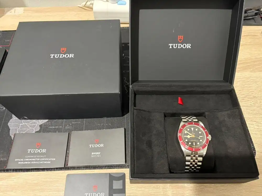 Jam tudor blackbay 58 red bezel  2024 likenew