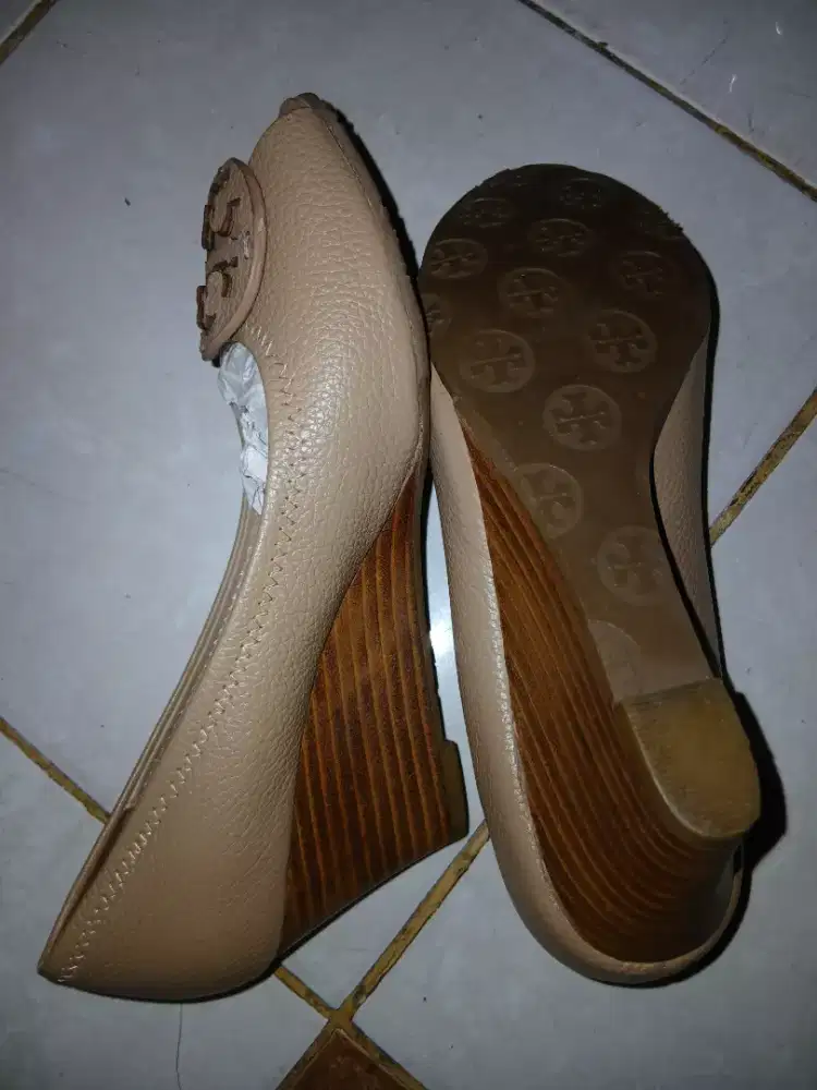 Sepatu buttonscarfes pink shoes