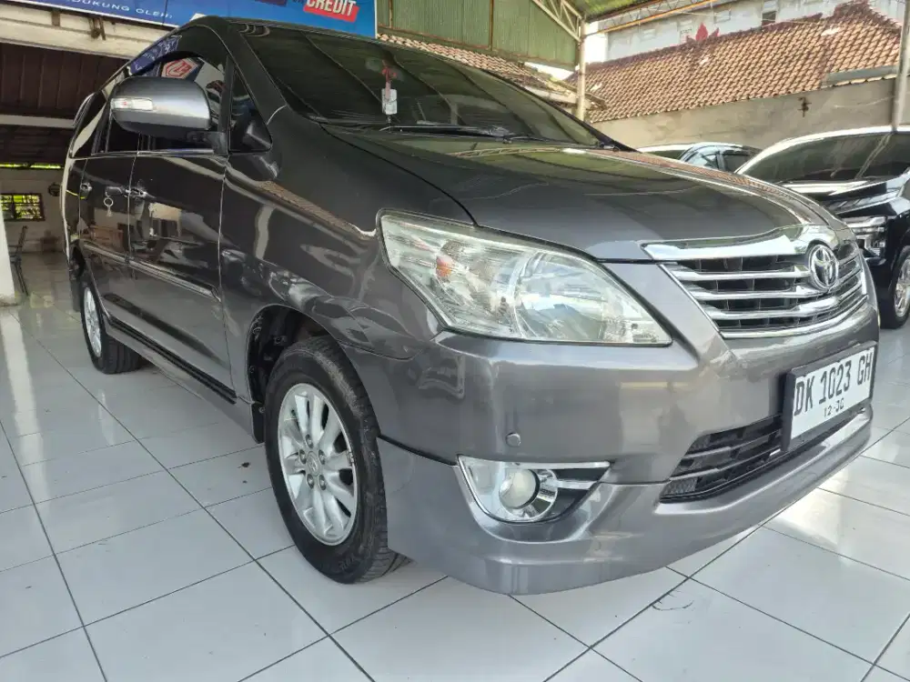 INNOVA V LUXURY TH 2012 MATIC