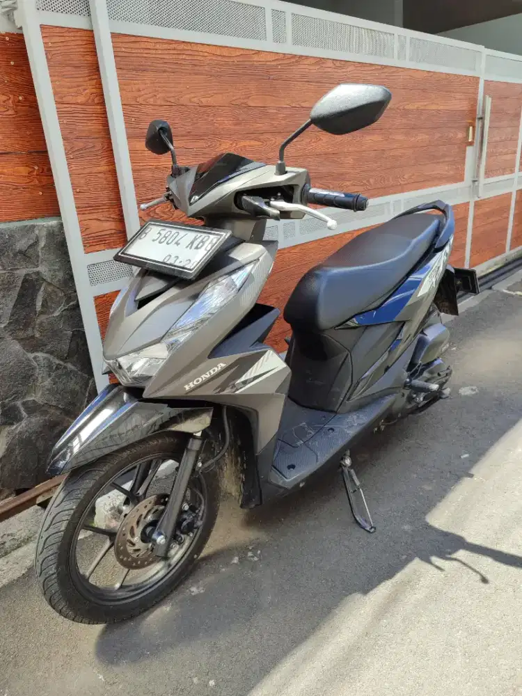 Jual beat CBS silver hitam tahun 2023 plat B (bekasi)