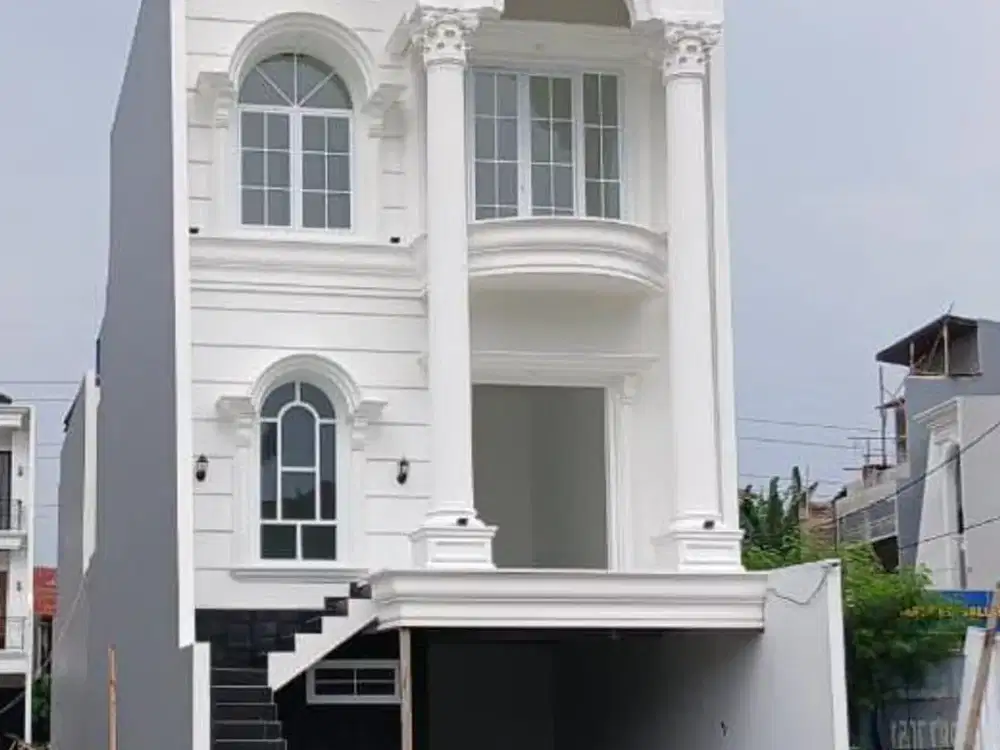 Rumah Modern di Jakarta Selatan Pinggir Jalan Raya Jagakarsa