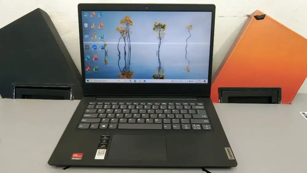 Lenovo Ideapad Slim 3 AMD Ryzen 3-4300u Ram 8GB SSD 512GB