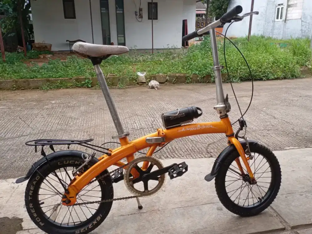 Sepeda Lipat Polygon Metro 1.0 UK 16 Alloy