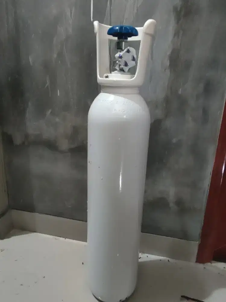 Tabung oksigen + regulator