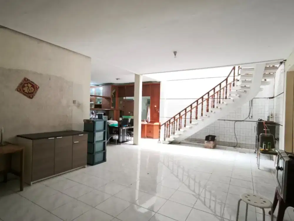 Dijual Ruko di Otto Iskandar Dinata Bandung Siap Pakai