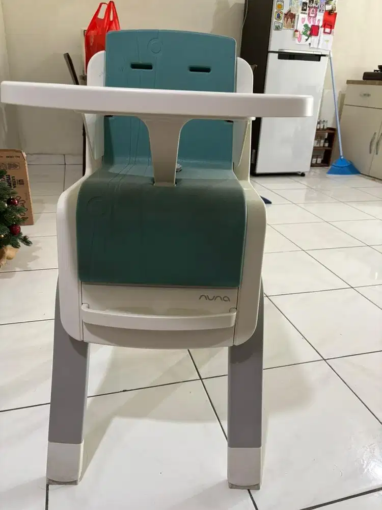 Nuna zaaz high baby chair ORI