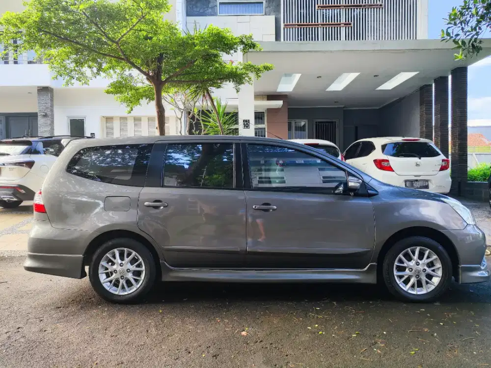 Nissan Grand Livina HWS AT 2016