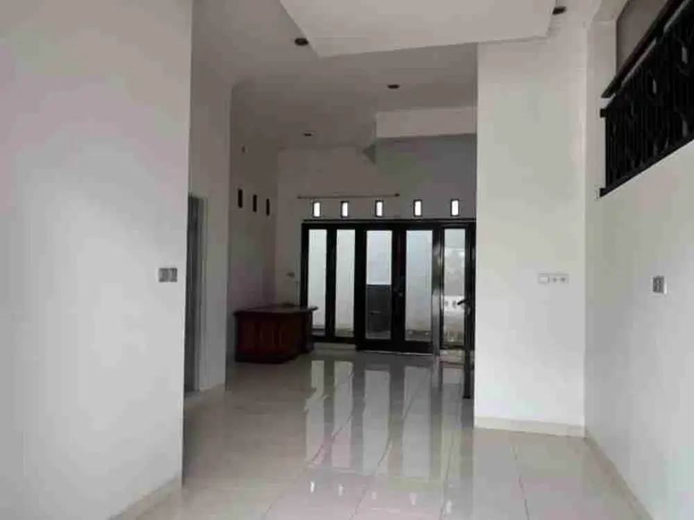 Rumah Citra Gran Cibubur sewa luas bangunan besar