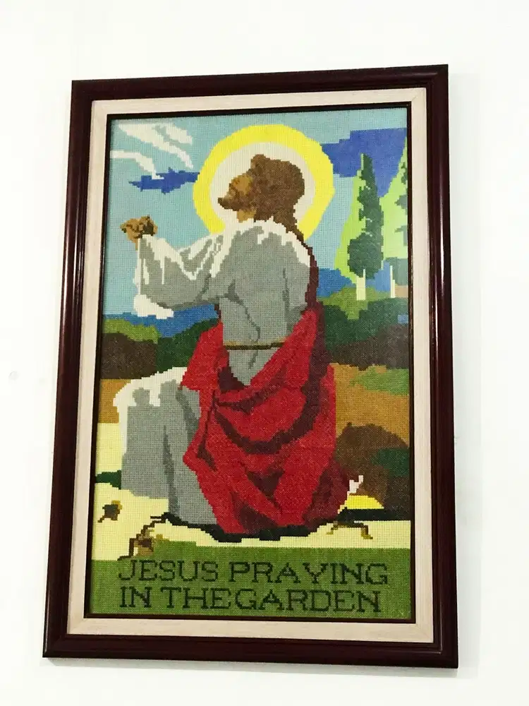 Lukisan Strimin Gambar Kristik Yesus di Kayu Salib Golgota Inri