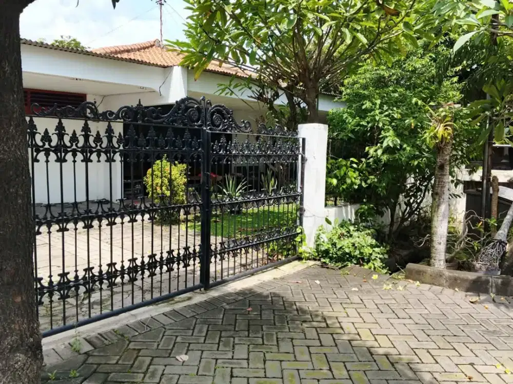 Rumah Terawat Gayungan Strategis Dekat Raya A Yani, Masjid Al Akbar