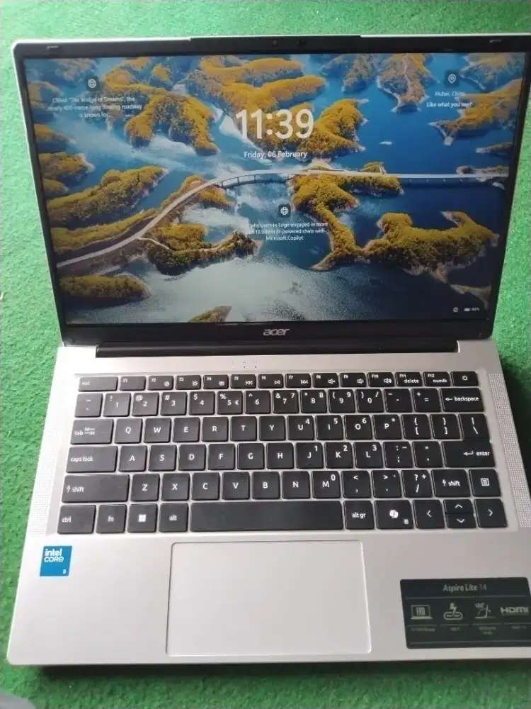 Jual laptop Acer lite 24  RAM 8 G