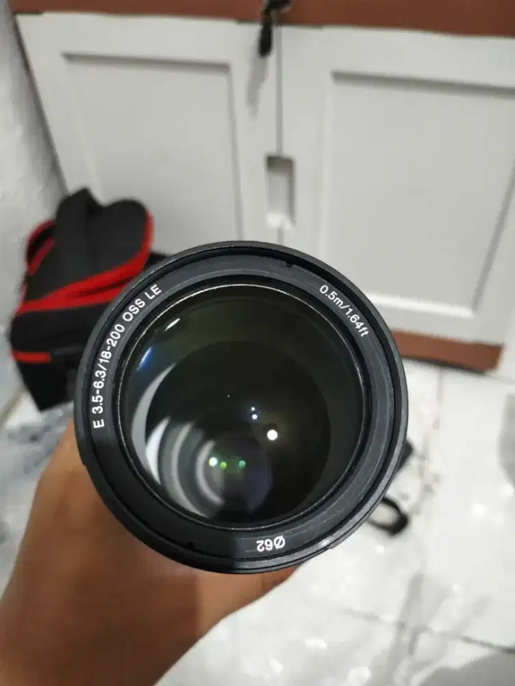 SONY E 18-200MM OSS LE NO 18-105MM