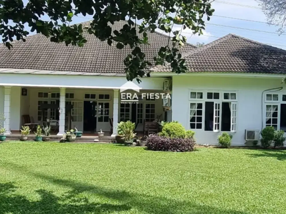 Di Jual Cepat Rumah Besar dan Mewah di Jl. Paso Jagakarsa Jakarta Selatan