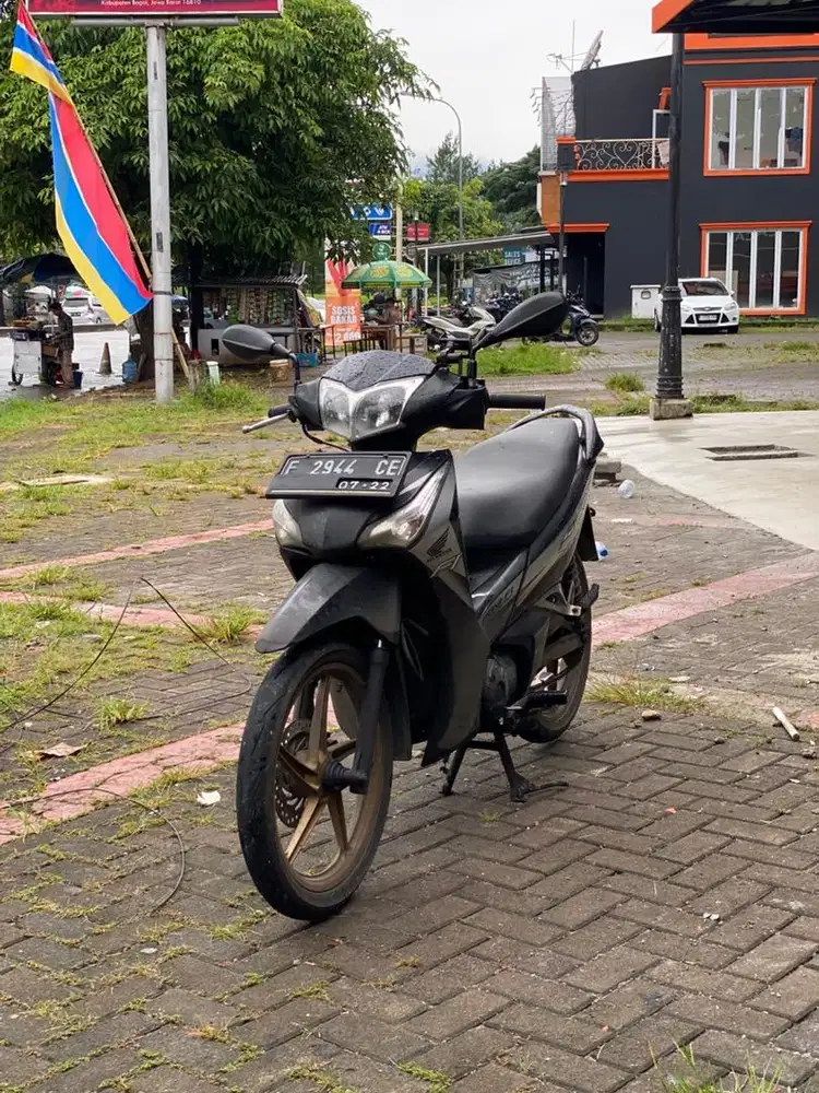 Honda supra x 125 helm in 2012 plat f kota bogor