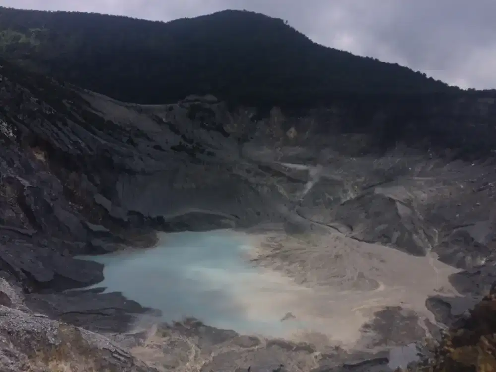 DIBUTUHKAN ART PEREMPUAN MENGINAP CIBUBUR