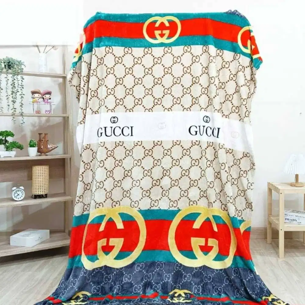 Selimut Bulu Halus Lembut 150 x 200cm / Selimut Dewasa Aesthetic