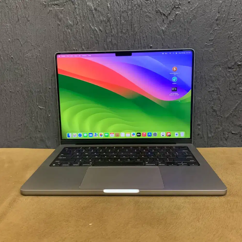 FOR SALE! MACBOOK M1 PRO 14 2021 RAM 16/512 UNIT+CHARGER