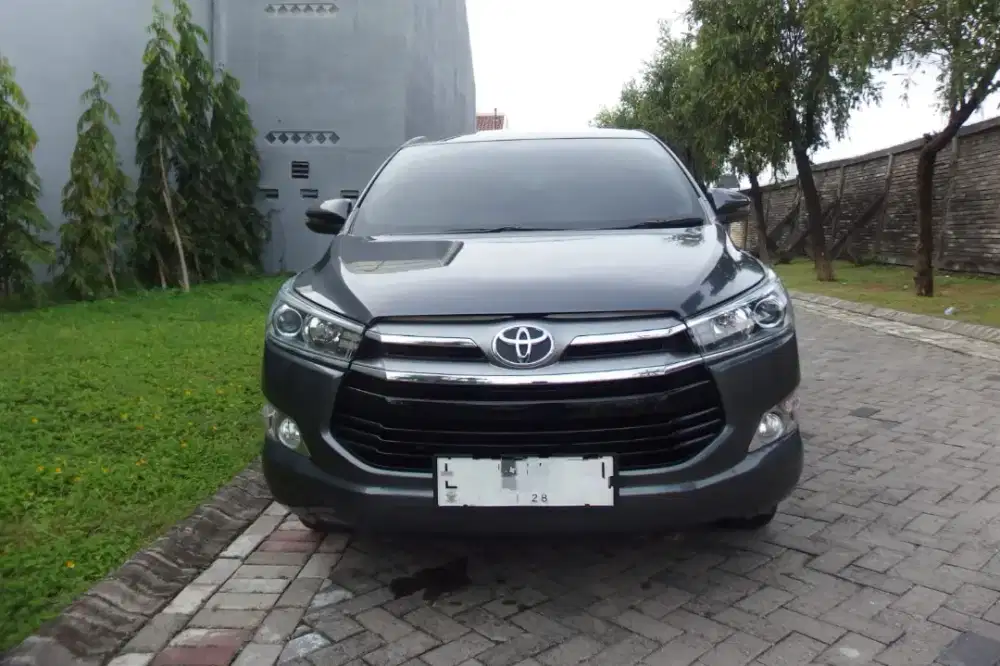 Innova reborn V 2.4 AT 2019