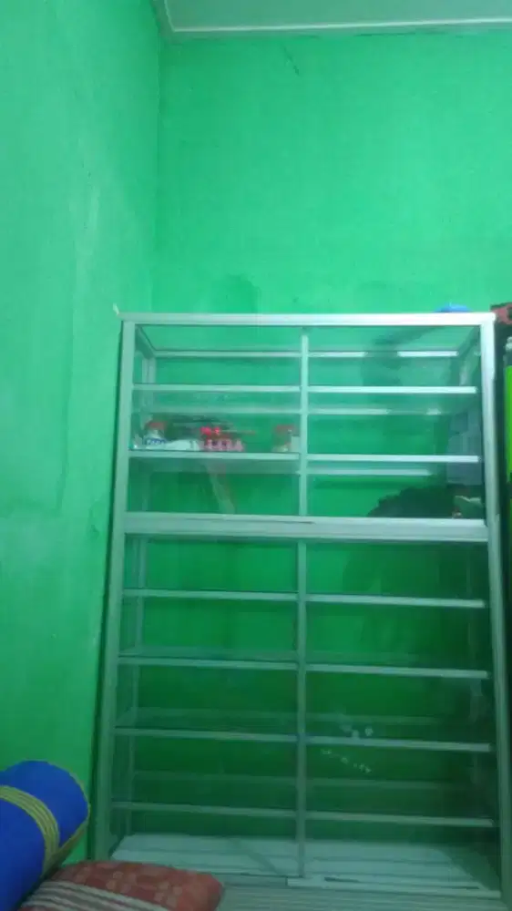 Rak Kaca mulus jarang dipakai