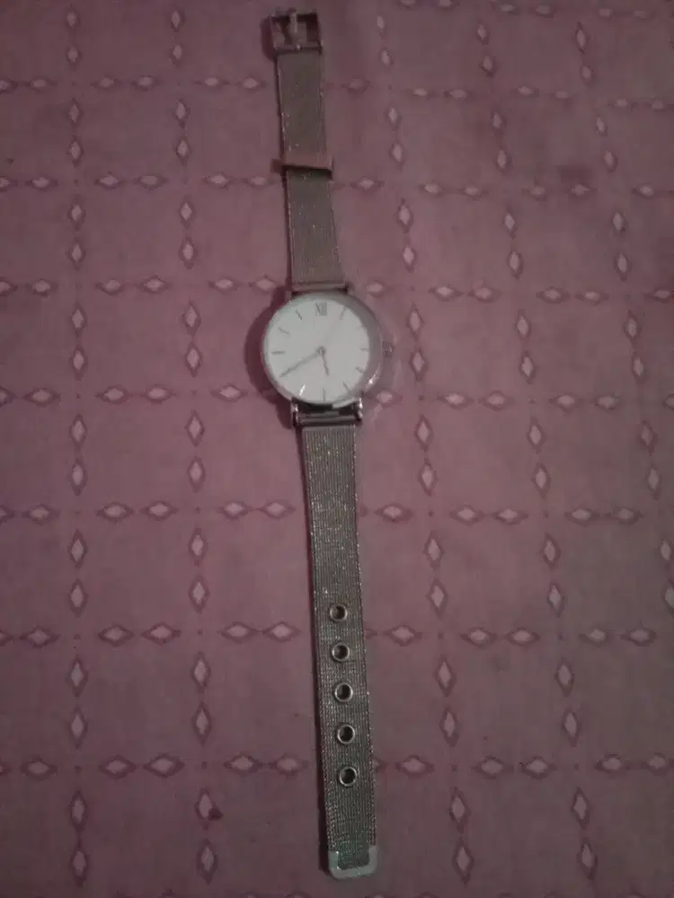 Jam tangan wanita masih mulus