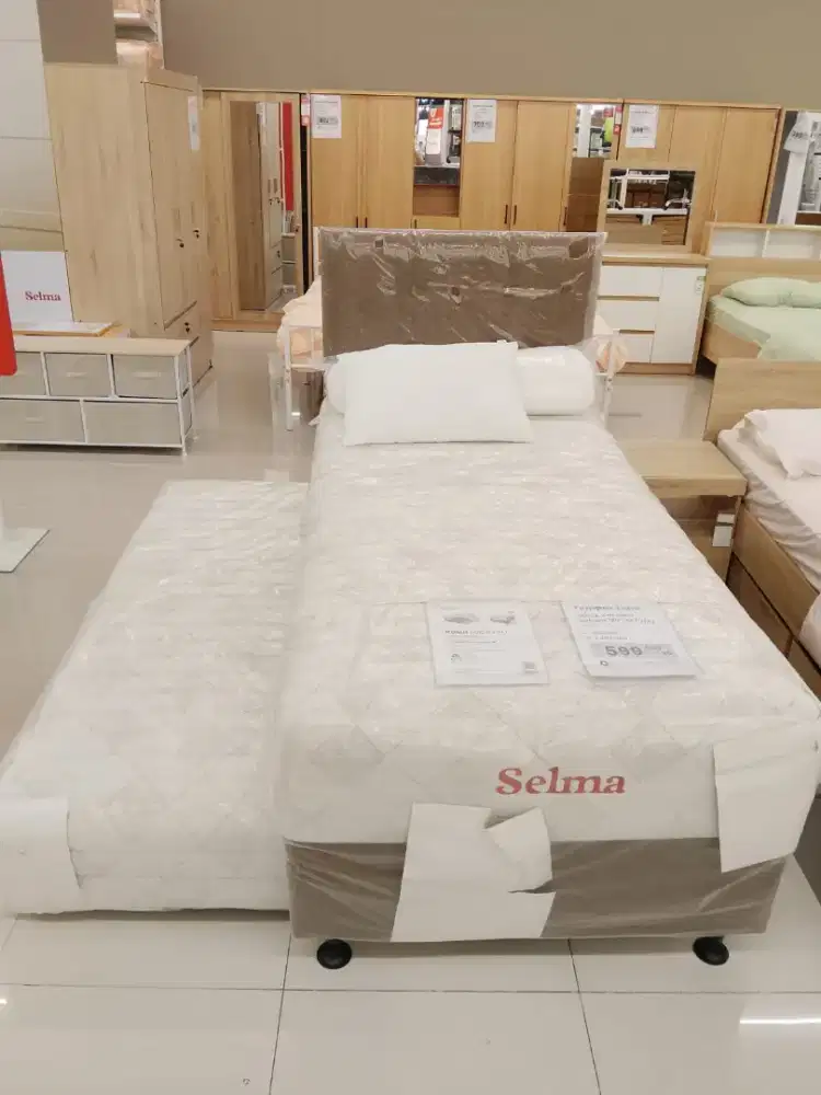 Tempat tidur Soica