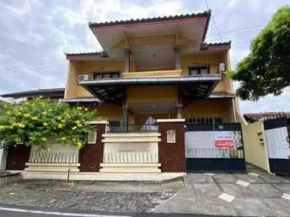 Jual Cepat Hunian Keluarga Lokasi Strategis di Lamper