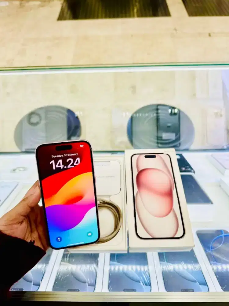 iPhone 15 128 GB  Pink iBox Lengkap original