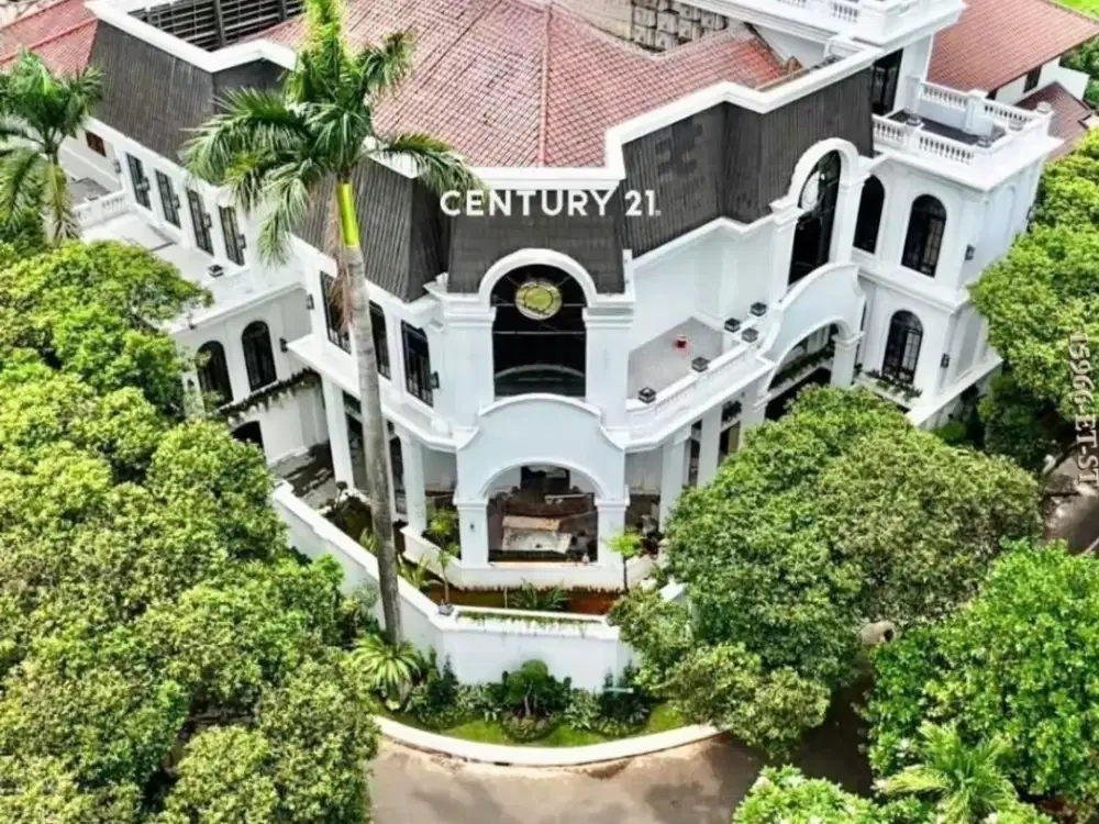 Dijual Rumah Hook, Brandnew, Neo Classic American di Lokasi Prime di Pondok Indah, Jakarta Selatan