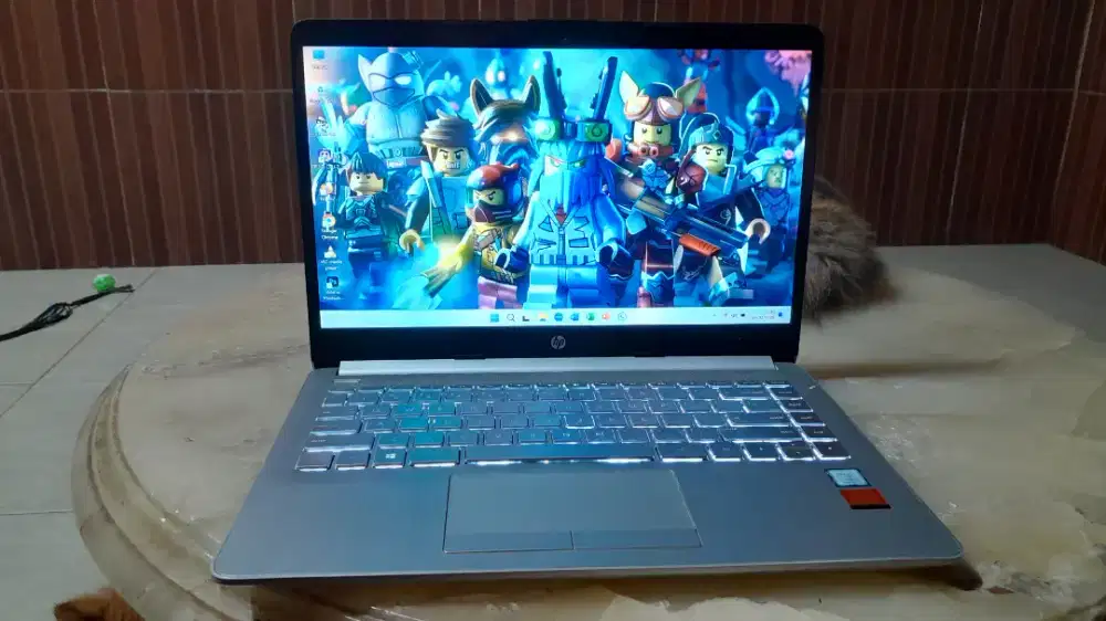 Laptop Hp14s core i7 Ram 12GB  ssd 128GB HDD1TB Backlight Radeon  GEN8