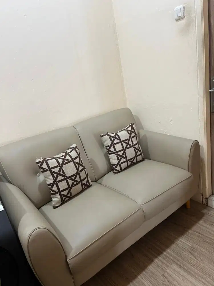 Di jual Sofa Muat 2 orang, Free bantal