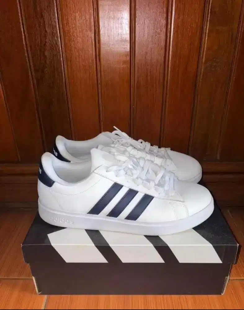 Adidas grand court