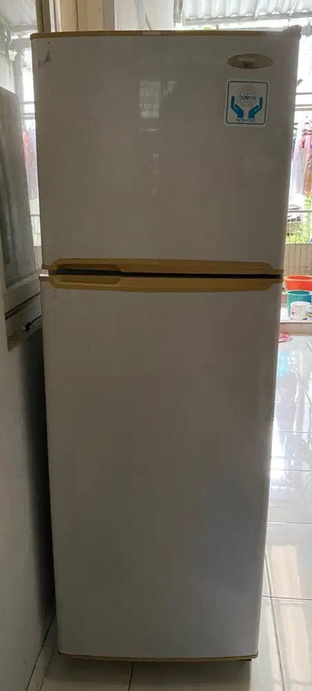 Kulkas 2 pintu bekas 'National'