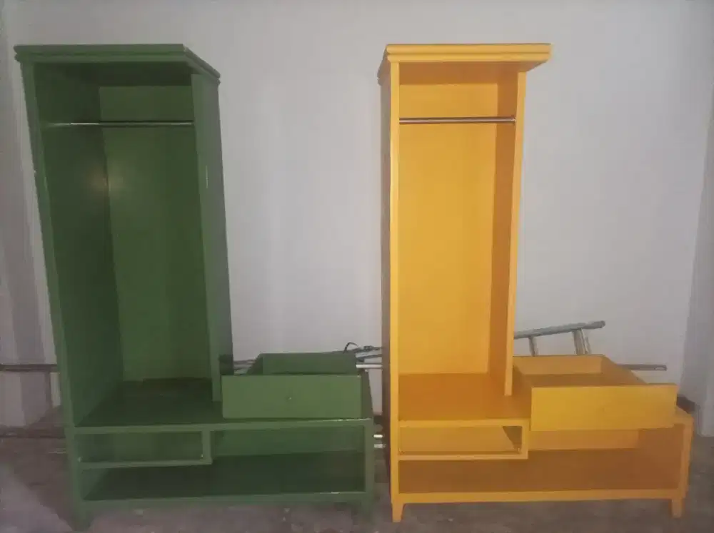 Di jual lemari & meja ex hotel