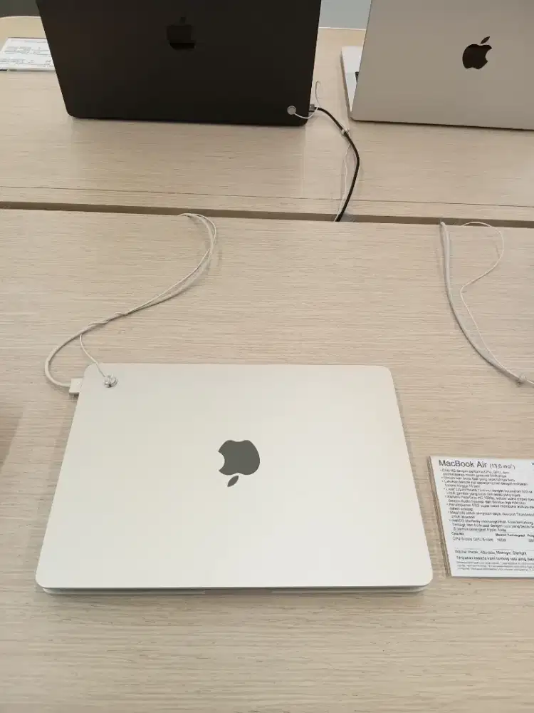 MacBook Air M4 bisa kredit syarat cukup KTP aza