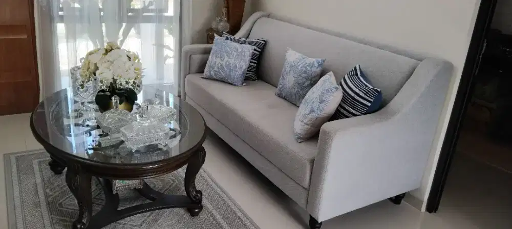 Sofa ruang tamu
