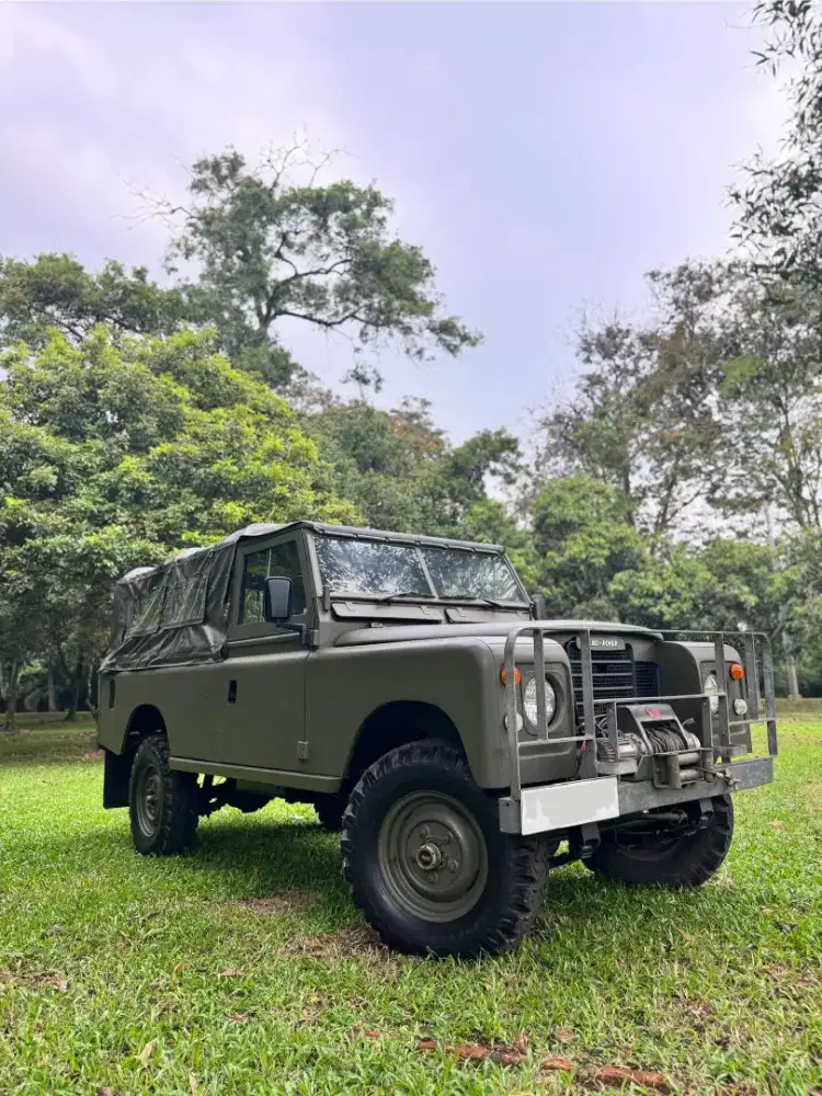 LAND ROVER SERIES 3 ARMY TH 1980