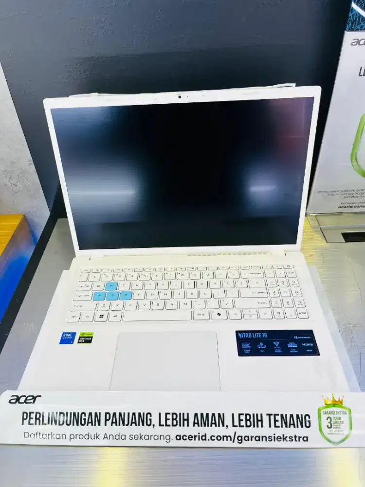 Acer Nitro Lite 16 White